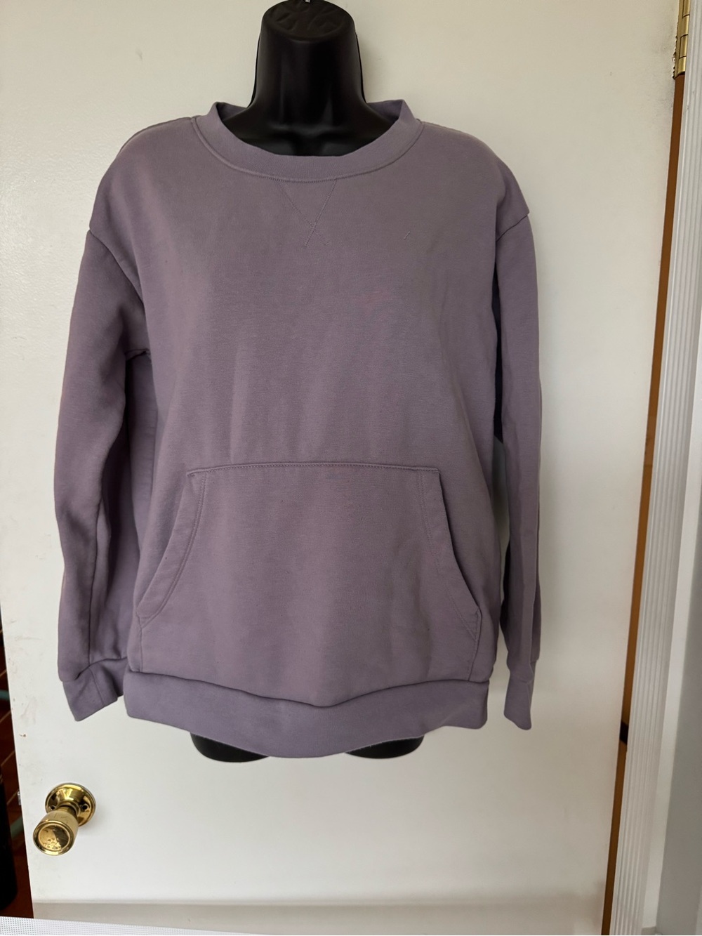 Women’s Crewneck Pullover Sweatshirt - Lavender